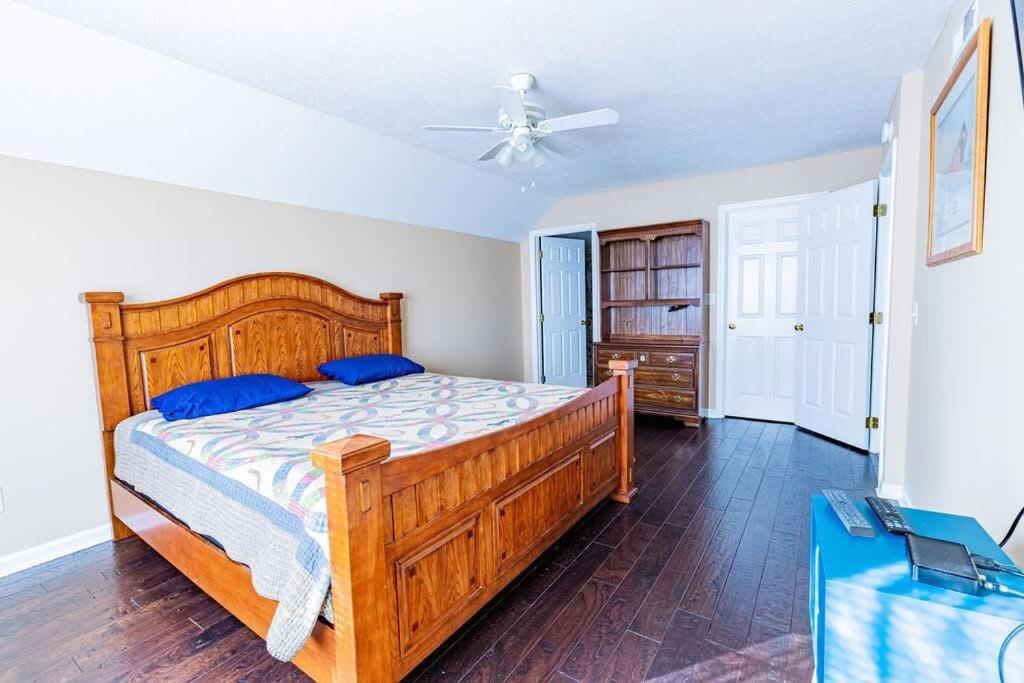 Cozy Pigeon Forge Home W Hot Tub Near River Exterior foto